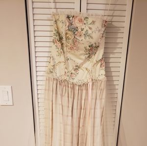Unique Loralie Strapless Mixed-Print Gown (Size 8)